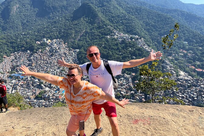 2h30 circuit in the Vidigal Favela - A 30-minute pause at a local home