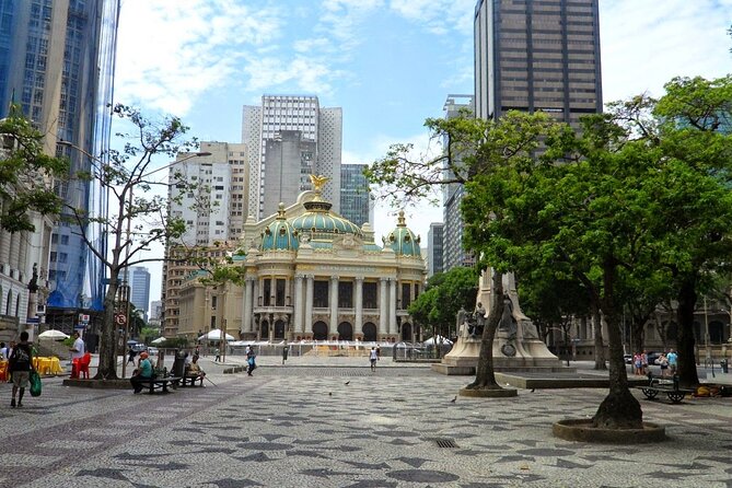 8-Hour Private Guided Tour in Rio de Janeiro - Arcos da Lapa brings Rio’s old water system into view
