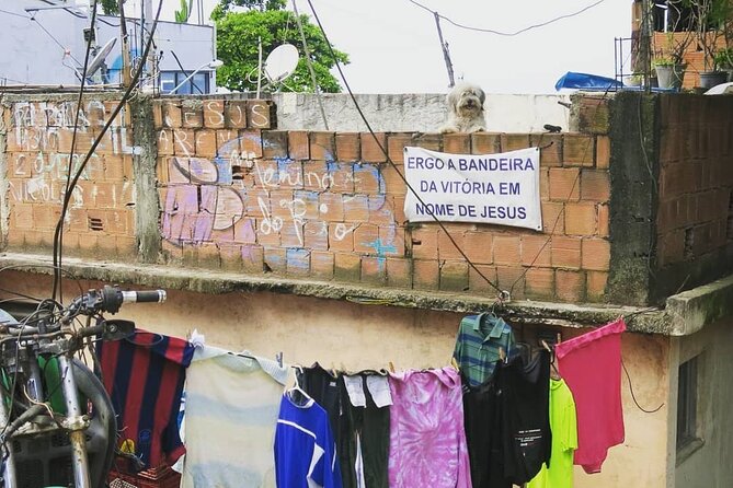 A socio-educational and gastronomic experience in the Vidigal favela - Vidigal without the tour-vehicle bubble