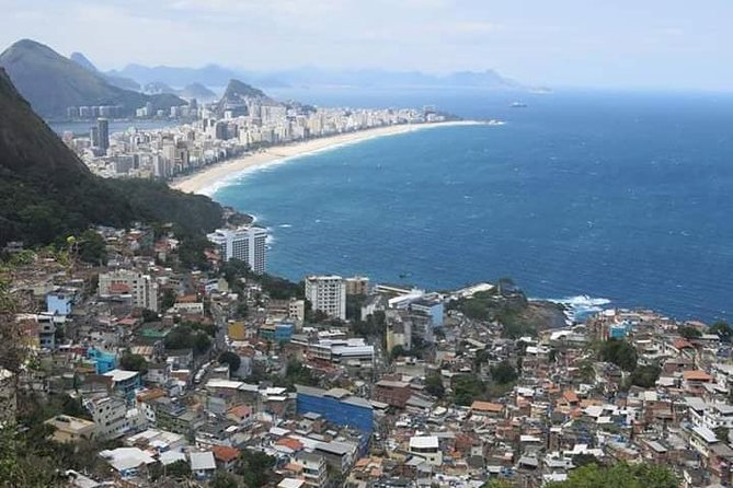 A socio-educational and gastronomic experience in the Vidigal favela - Walking downhill through lanes and alleys