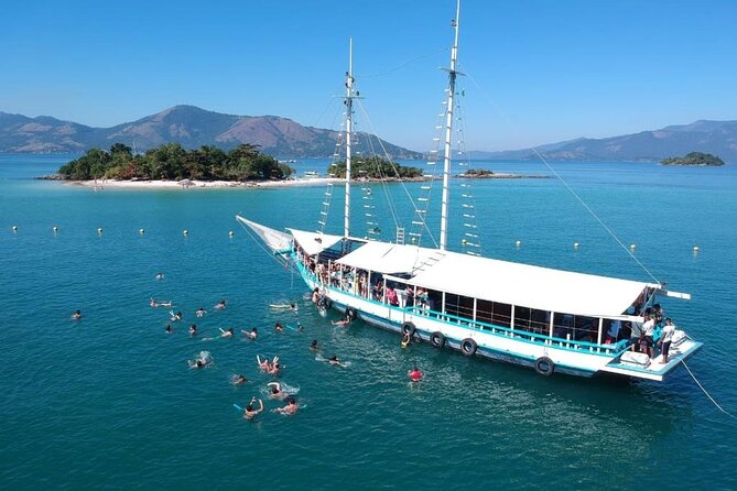 Angra dos Reis Boat Tour with Lunch - Lagoa Azul, the natural aquarium