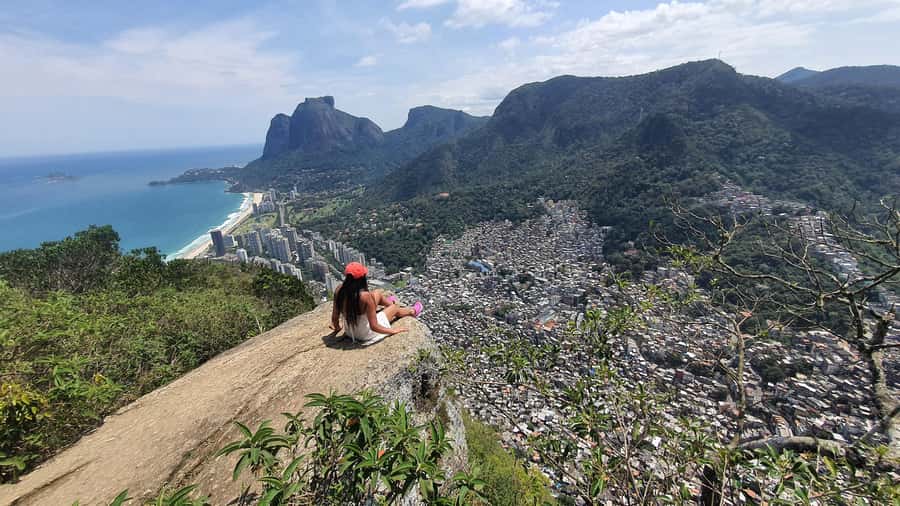 AVenturismo 2 Irmãos hill + Vidigal Favela - The trail to the higher Dois Irmãos summit