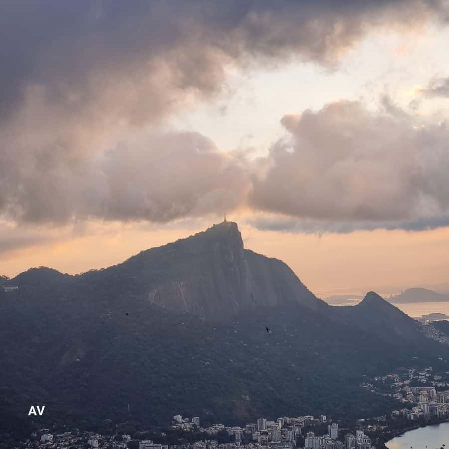 AVenturismo 2 Irmãos hill + Vidigal Favela - Photography, privacy, and respectful conduct