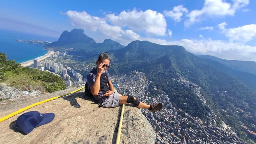 AVenturismo 2 Irmãos hill + Vidigal Favela - Walking through the community, one stop at a time