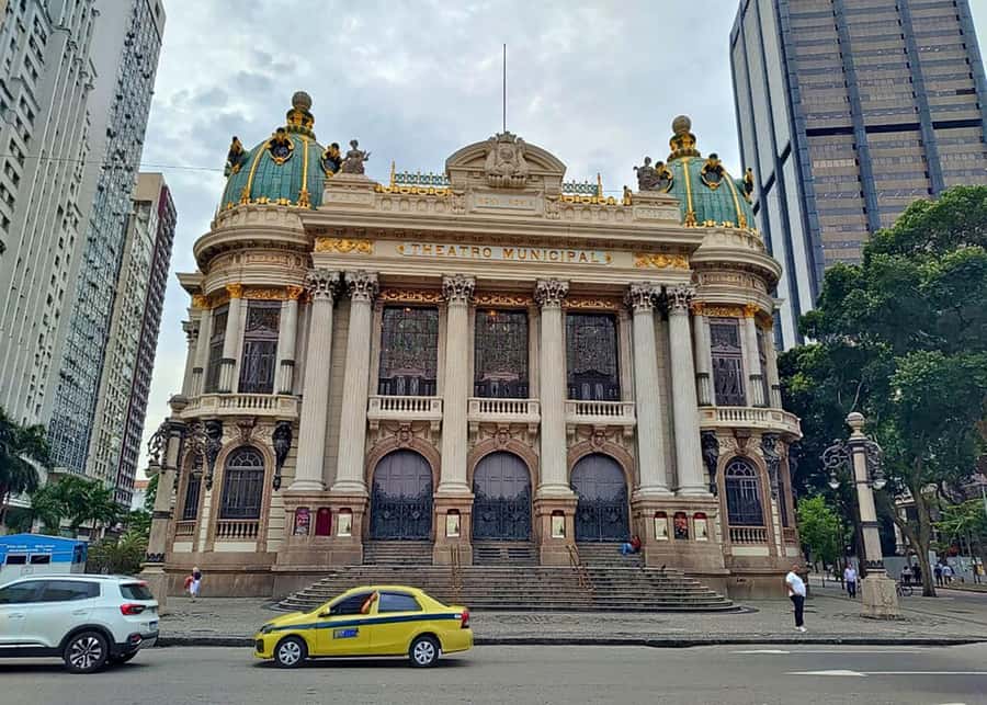 Explore Santa Teresa: Walking Tour - Parque das Ruínas and the view over Rio