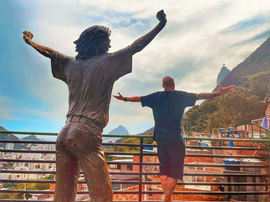 Favela Santa Marta: Walking Tour with local guide - Key points to know before you book