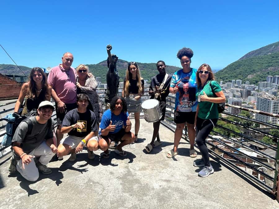 Favela Santa Marta: Walking Tour with local guide - Why the guide makes or breaks the visit