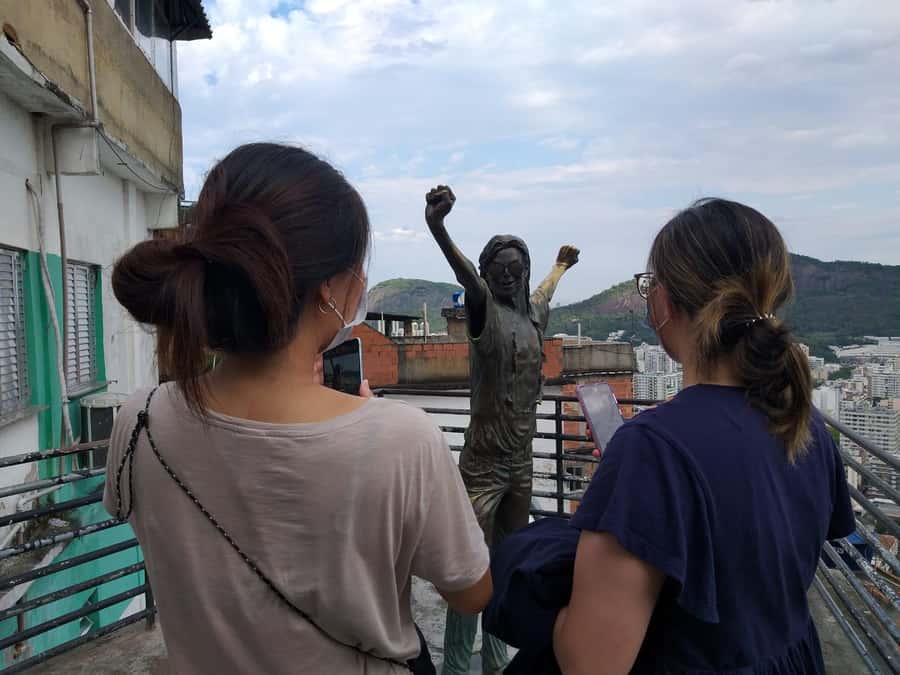Favela Santa Marta: Walking Tour with local guide - Practical advice for a smoother visit