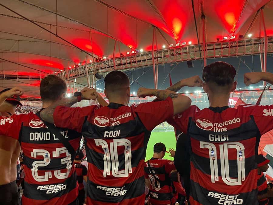 Flamengo Game Experience at the Maracanã Stadium - The seven-minute walk to Maracanã