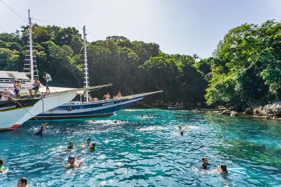 From Rio de Janeiro: Angra dos Reis Boat Trip with Lunch - Japariz or Araçá for lunch