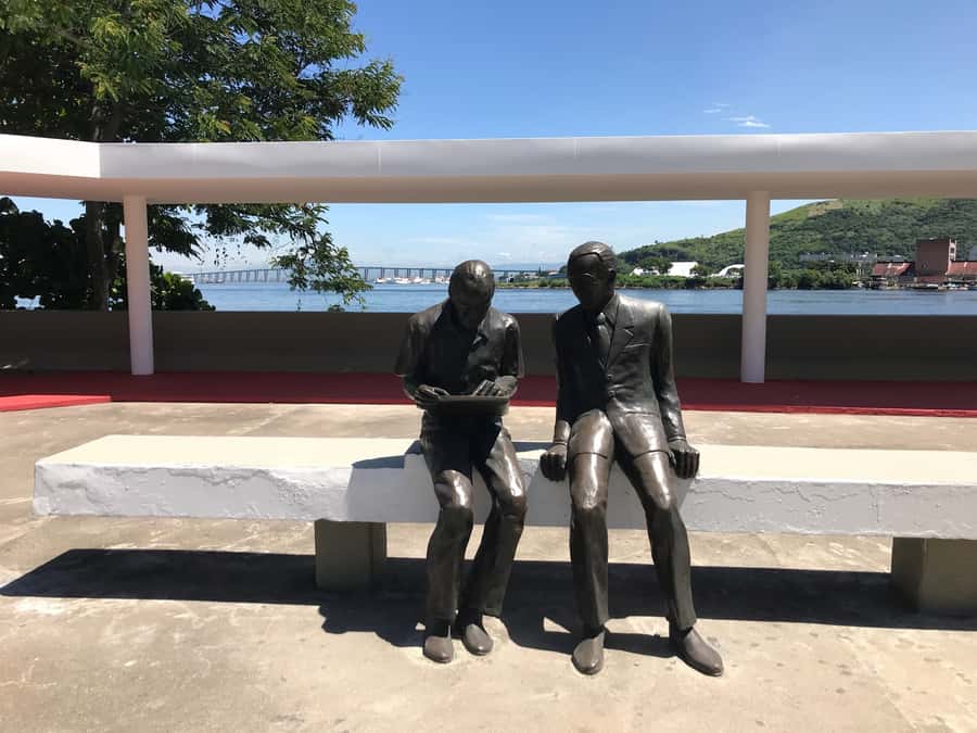 From Rio de Janeiro: Niterói Day Trip - Juscelino Kubitschek Square and the coastal setting