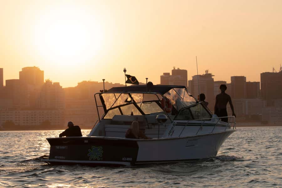 Glória: Sunset Speedboat Cruise with Drinks and Snacks - Key points to know before booking