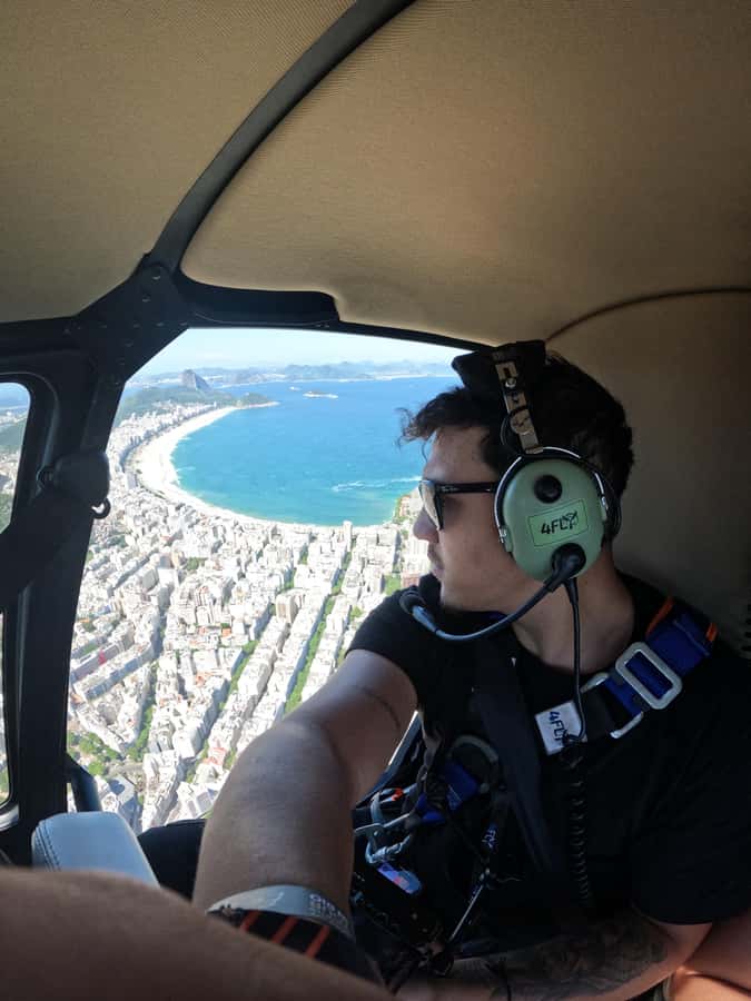 Helicopter flight no doors in Rio de Janeiro - Leblon and the southern shoreline