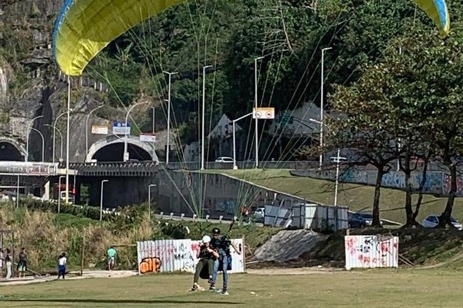 Paragliding in Rio de Janeiro - Landing at São Conrado Beach