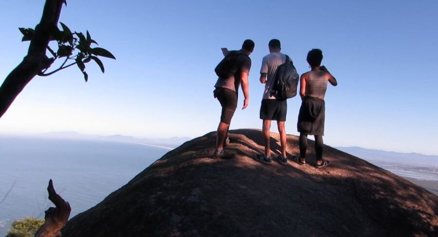 Pedra do Telégrafo Hike and Beach Full-Day Tour - Guides, group pace, and the human side of the tour