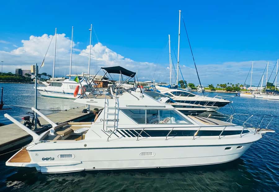 Private speedboat tour in Rio de Janeiro - Leaving Marina da Glória and finding your sea legs