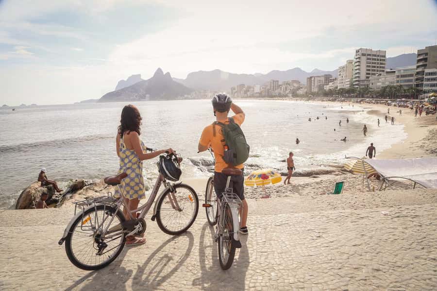 Rio Bike Tour – Discover the Beaches and Lagoon - Arpoador Rock and the turn toward Ipanema