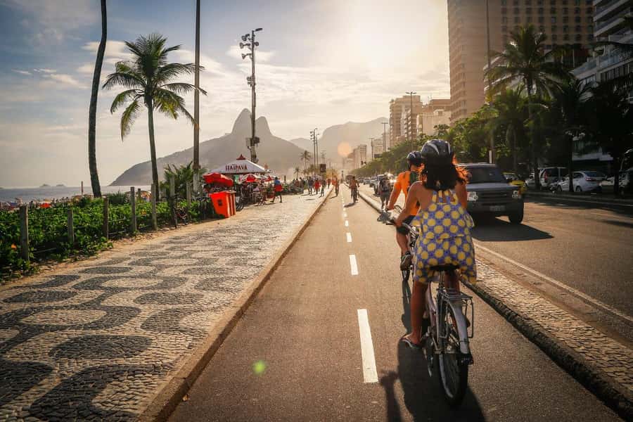 Rio Bike Tour – Discover the Beaches and Lagoon - Circling Rodrigo de Freitas Lagoon