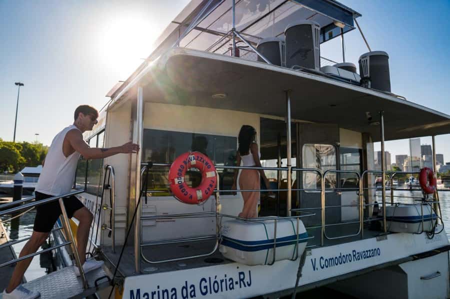 Rio: Boat Tour of Guanabara Bay - Beaches, forts, and the return to Rio