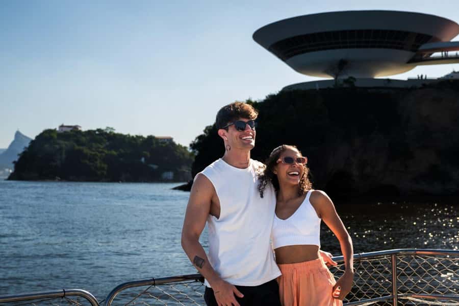 Rio: Boat Tour of Guanabara Bay - Audio guidance and the onboard atmosphere