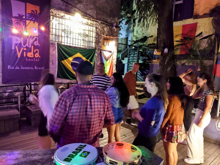 Rio: Caipirinha Workshop and Samba Class - A low-cost start to Rio nightlife