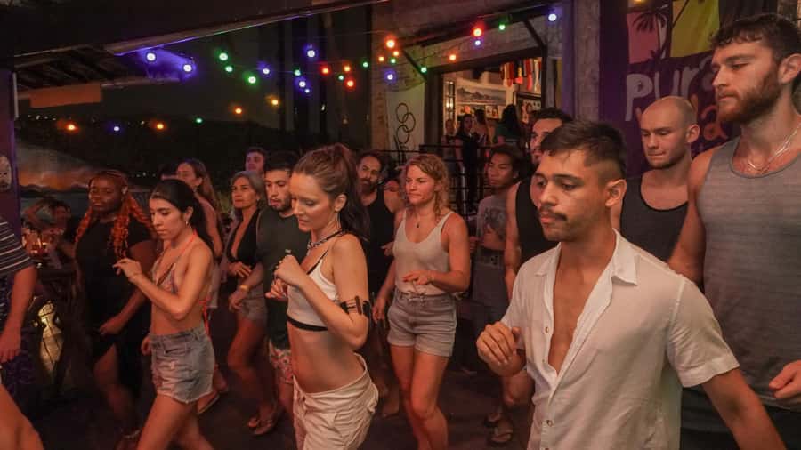 Rio: Caipirinha Workshop and Samba Class - Who should book this experience