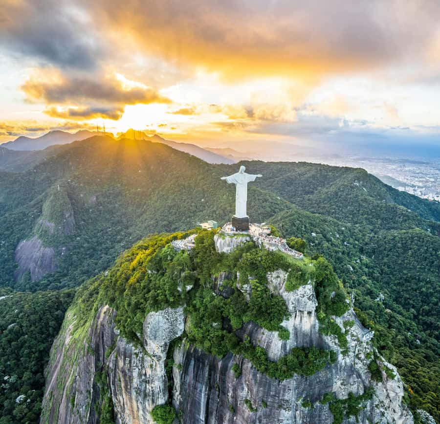Rio: Cristo Redentor, Pão de Açúcar , almoço em churrascaria - What the guide adds to the day