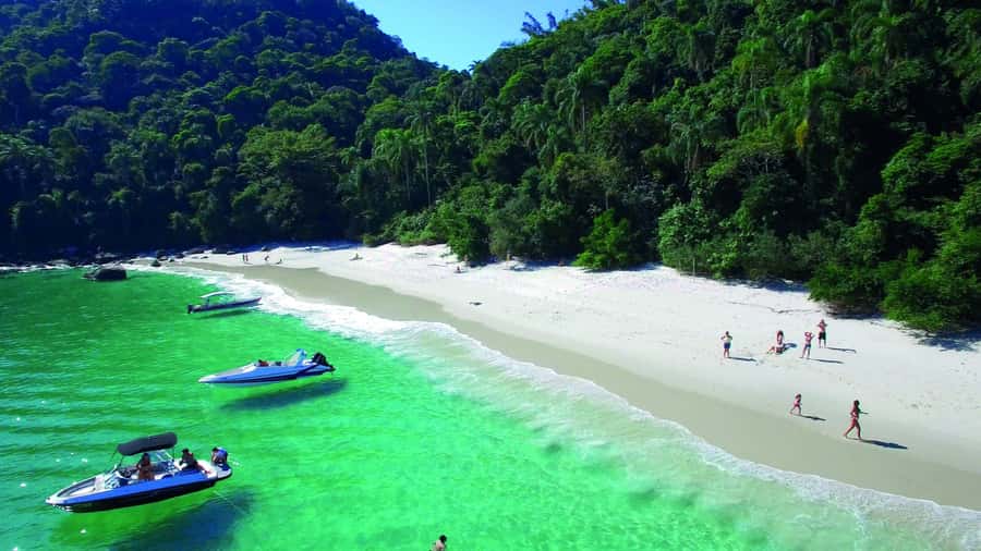 Rio de Janeiro: Angra dos Reis and Ilha Grande Full-Day Tour - What the guides add to the day
