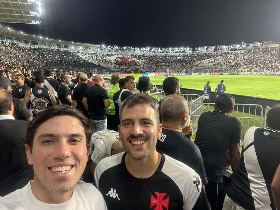 Rio de Janeiro: Attend a Vasco da Gama game with local guide - São Januário or Maracanã?