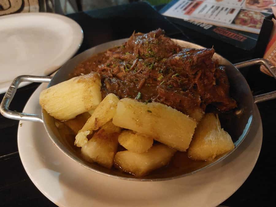 Rio de Janeiro: Barra da Tijuca Walk & Food Tour with Drinks - Brazilian drinks, from caipirinha to beer