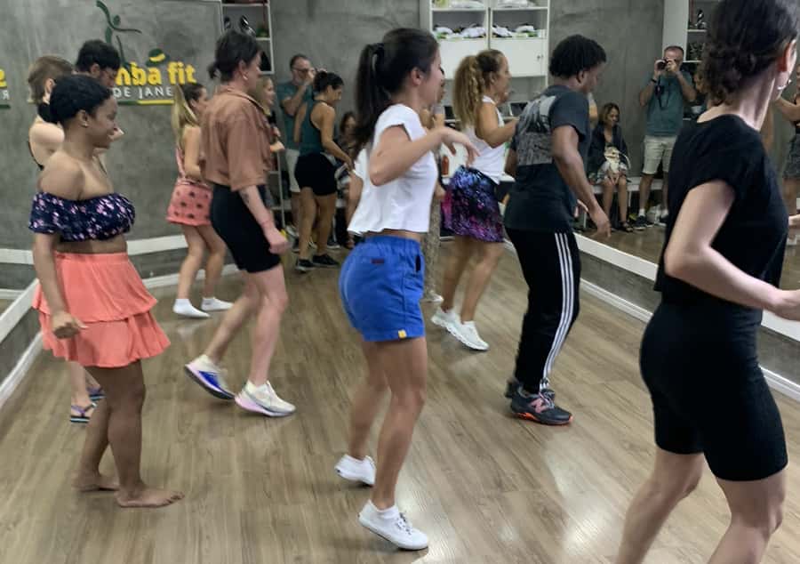 Rio de Janeiro: Beginner Samba Lesson in Ipanema - Meeting the instructors from Rio’s samba scene