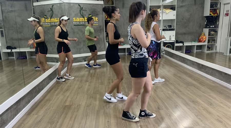 Rio de Janeiro: Beginner Samba Lesson in Ipanema - Practical tips for a smoother class