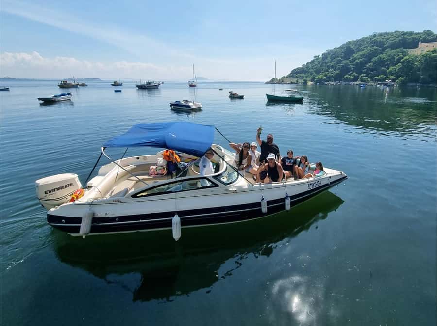 Rio de Janeiro: Boat Tour - Sunset with Beer - Red Beach and the open sweep toward Copacabana