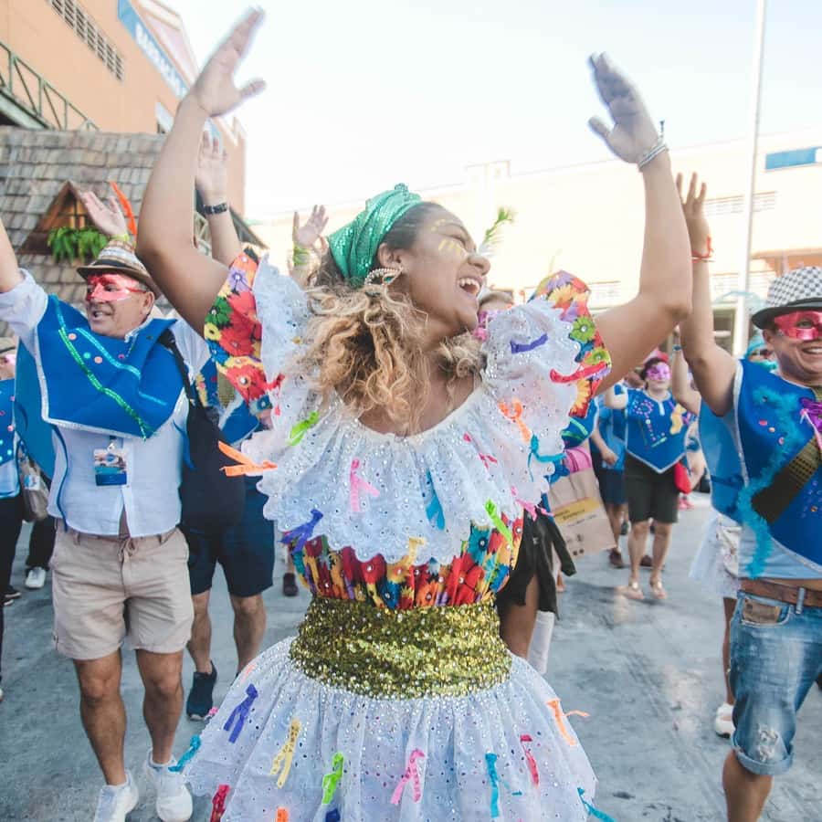 Rio de Janeiro: Carnaval Backstage Tour and Samba Class - Key points to know before you book