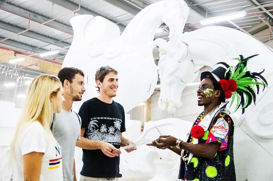 Rio de Janeiro: Carnaval Backstage Tour and Samba Class - The samba class: fun, but keep the timing in mind
