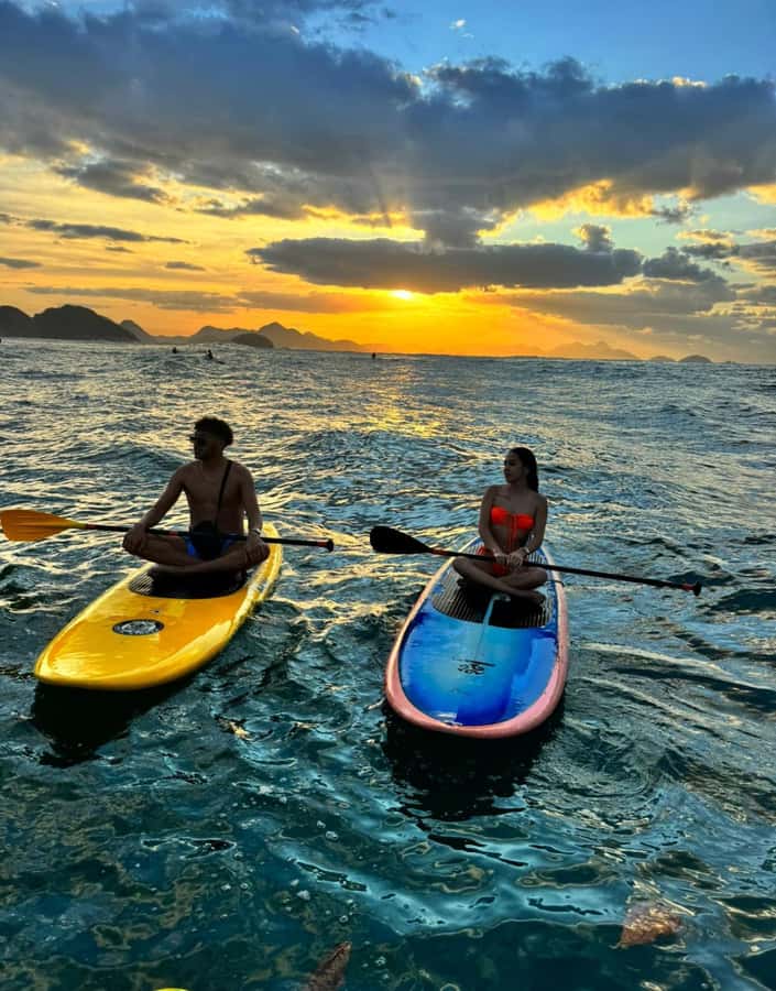 Rio de Janeiro: Copacabana Sunrise Stand Up Paddleboard Tour - Meeting at the red turtle tent on Avenida Atlântica