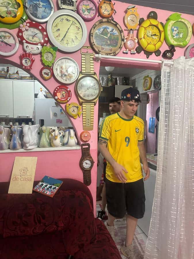 Rio de Janeiro: Favela Santa Marta Top Tour with Local Guide - Walking the lanes and entering a local home