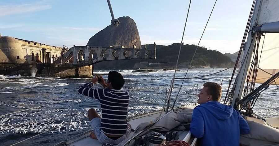 Rio de Janeiro: Guanabara Bay Sunset Sailing Tour & Drinks - Swimming near a beach, when the weather allows