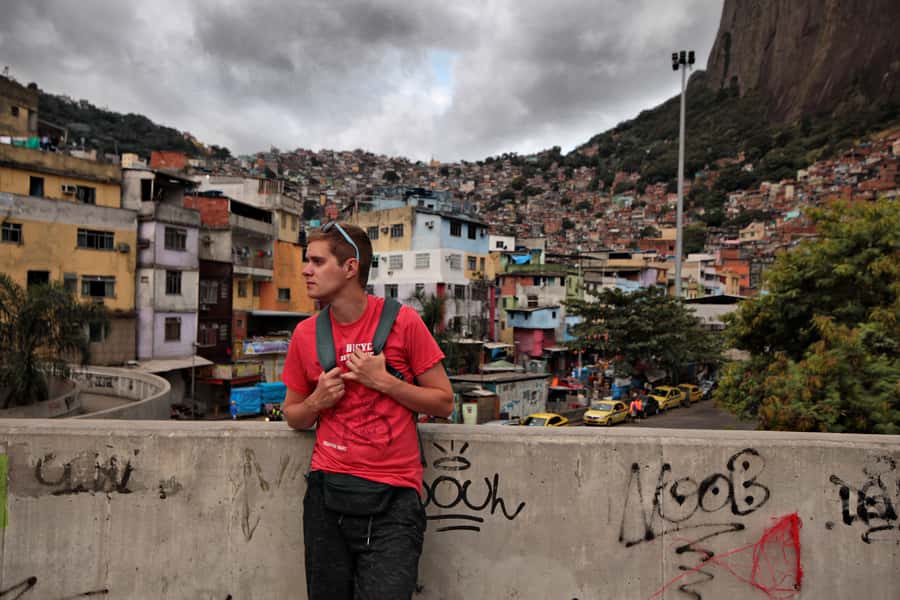 Rio De Janeiro: Half-Day Rocinha Favela Walking Tour - Which guide and language will suit you