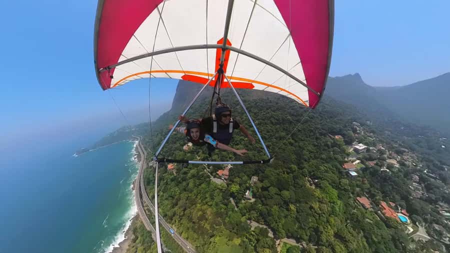 Rio de Janeiro: Hang Gliding or Paragliding Experience - Why flying over Rio feels different