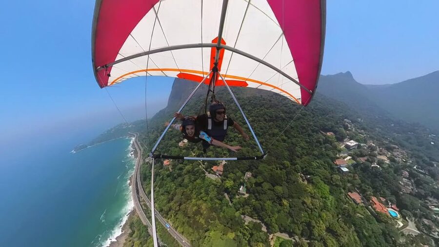 Rio de Janeiro: Hang Gliding or Paragliding Experience - Landing on São Conrado Beach