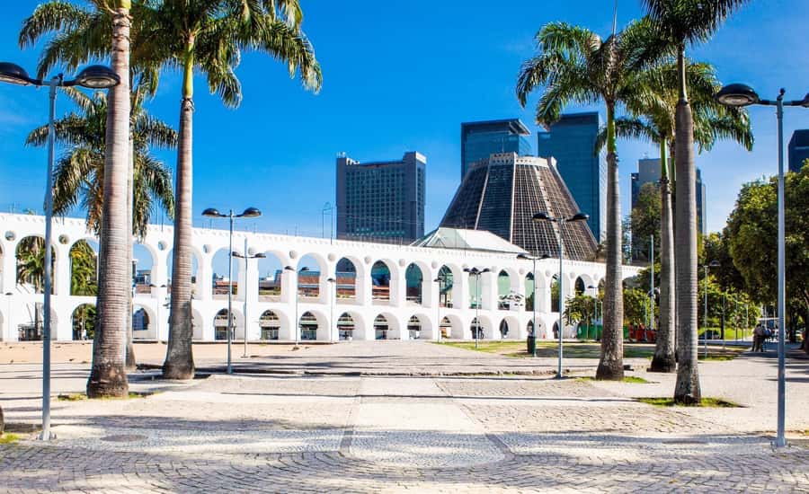 Rio de Janeiro: Lapa and Santa Teresa with Tram Ride - Passeio Público and the grand buildings of Cinelândia