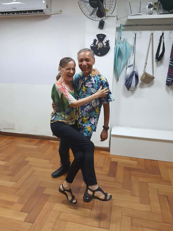 Rio de Janeiro: Local Experience in Forró dance - Traveling together from class to club