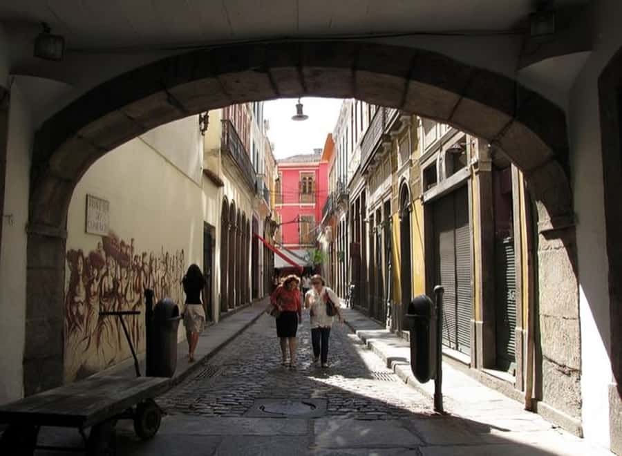 Rio de Janeiro : Must-See Sites Walking Tour With A Guide - Cinelândia and the Tour’s Final Chapter
