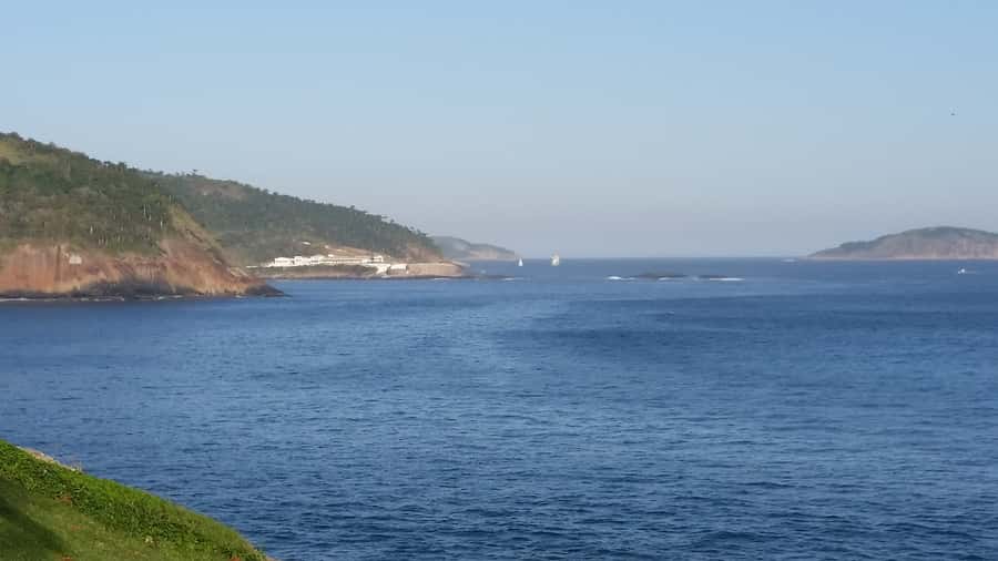 Rio de Janeiro: Niterói Day Trip - Two hours at Itacoatiara Beach