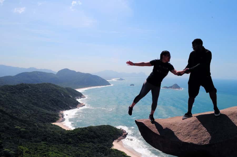 Rio de Janeiro: Pedra do Telegrafo Hike & Grumari Beach Tour - Why Pedra do Telegrafo works as a half-day outing
