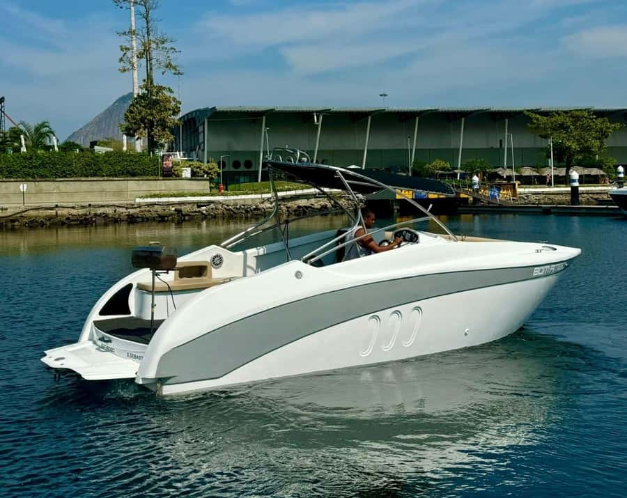 Rio de Janeiro: Private Speedboat Trip - Sugarloaf Mountain from the water