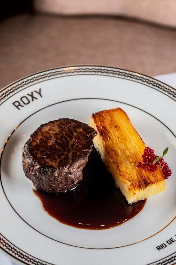 Rio de Janeiro: Roxy Dinner Show with Hotel Pickup - Key points to know before booking