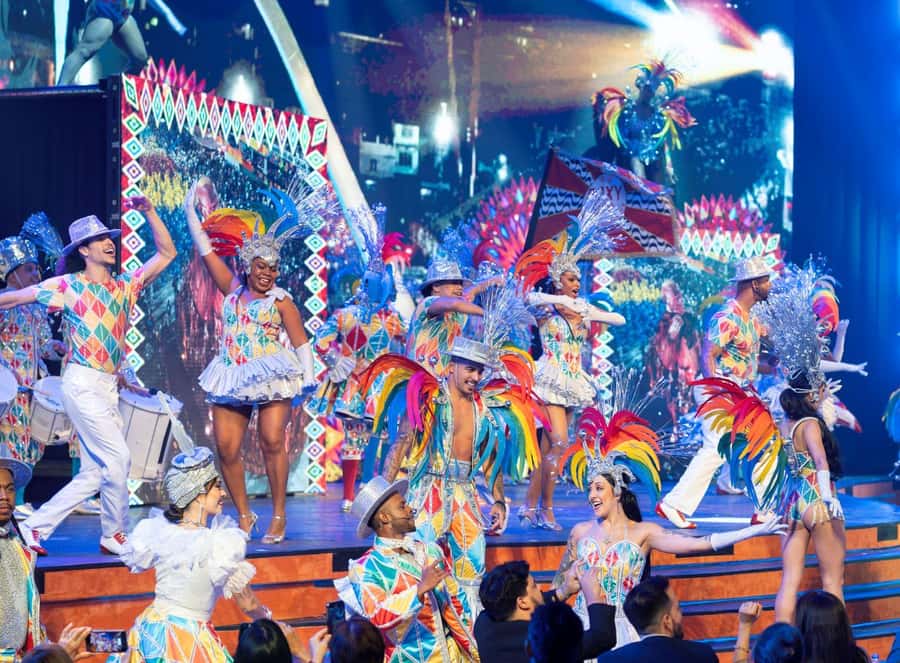 Rio de Janeiro: Roxy Dinner Show with Hotel Pickup - A former cinema with Art Deco character