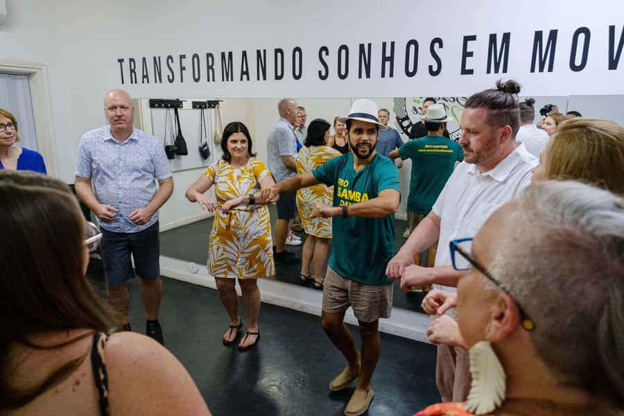 Rio de Janeiro: Samba Class in Copacabana - Carnival touches and photo opportunities